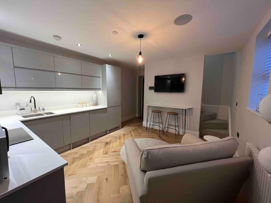 New Apartment, 10 Mins From Principality Stadium Cardiff Dış mekan fotoğraf